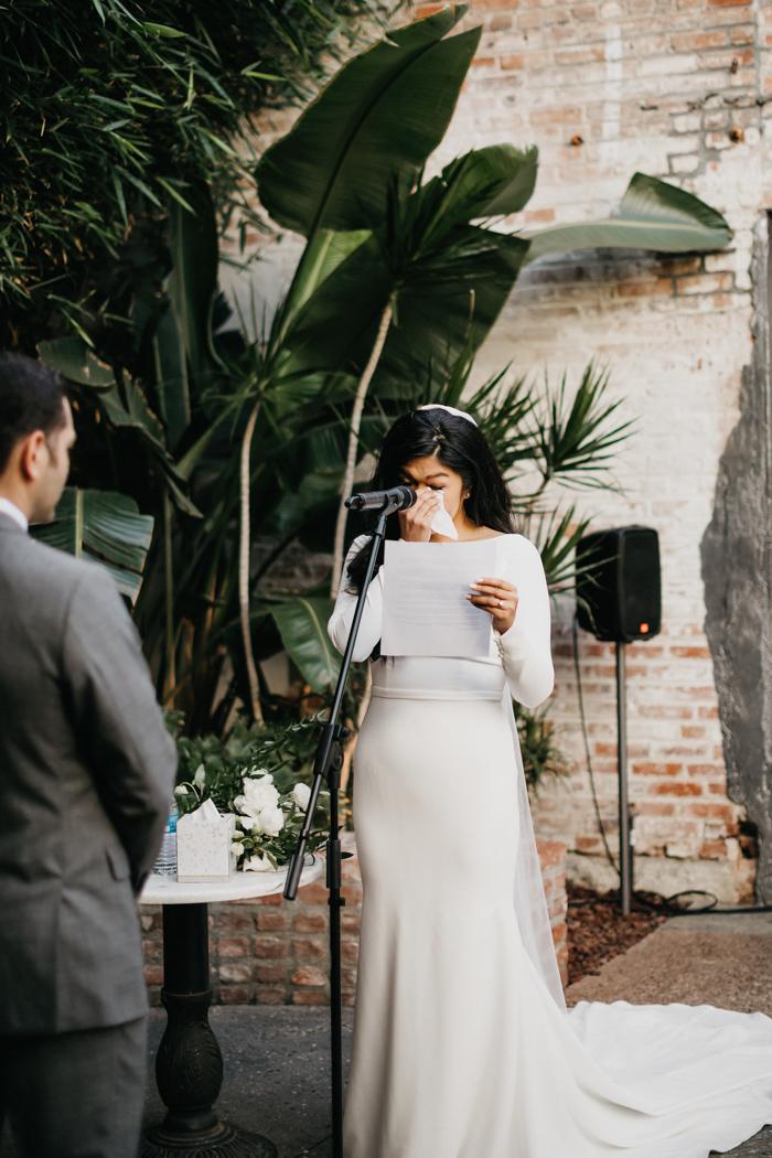 Modern bride vow speech example with contemporary wedding style